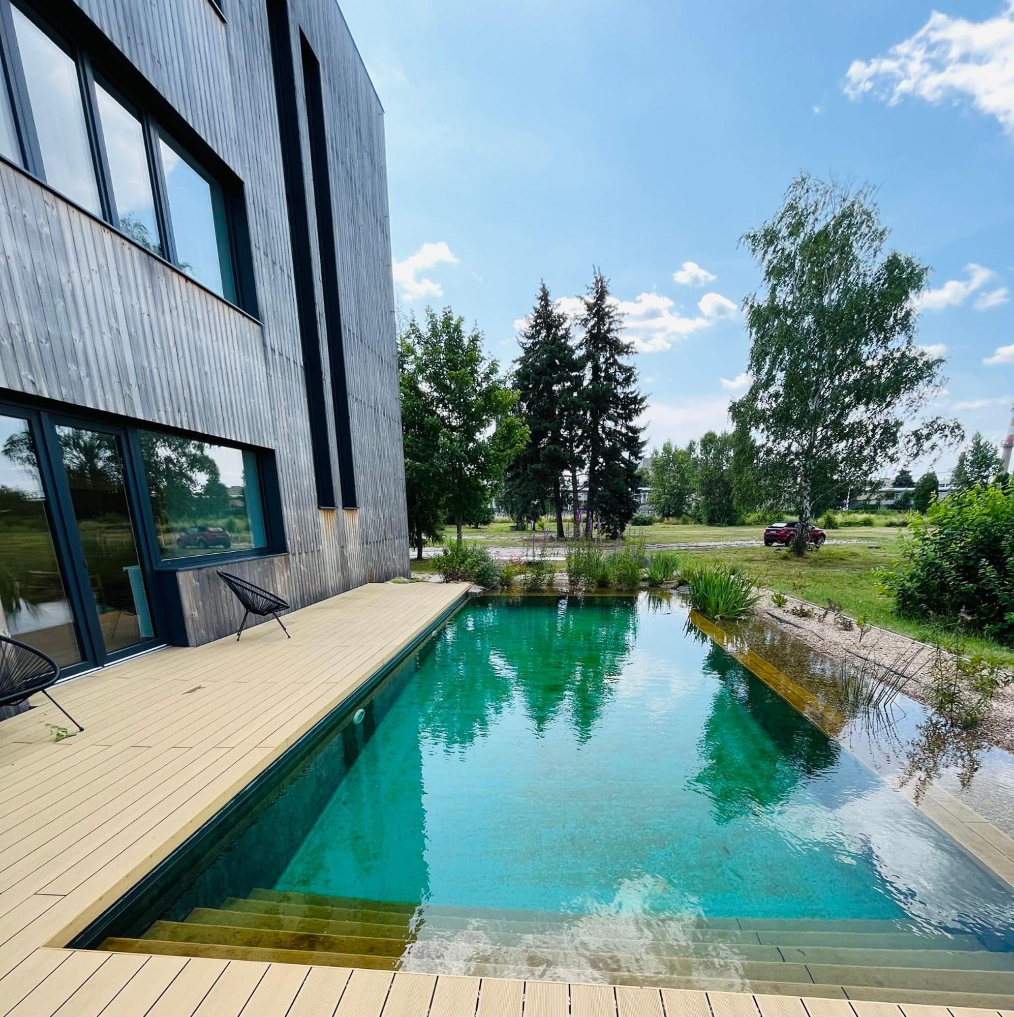 Hotel Hertz Hradec Králové Zewnętrze zdjęcie